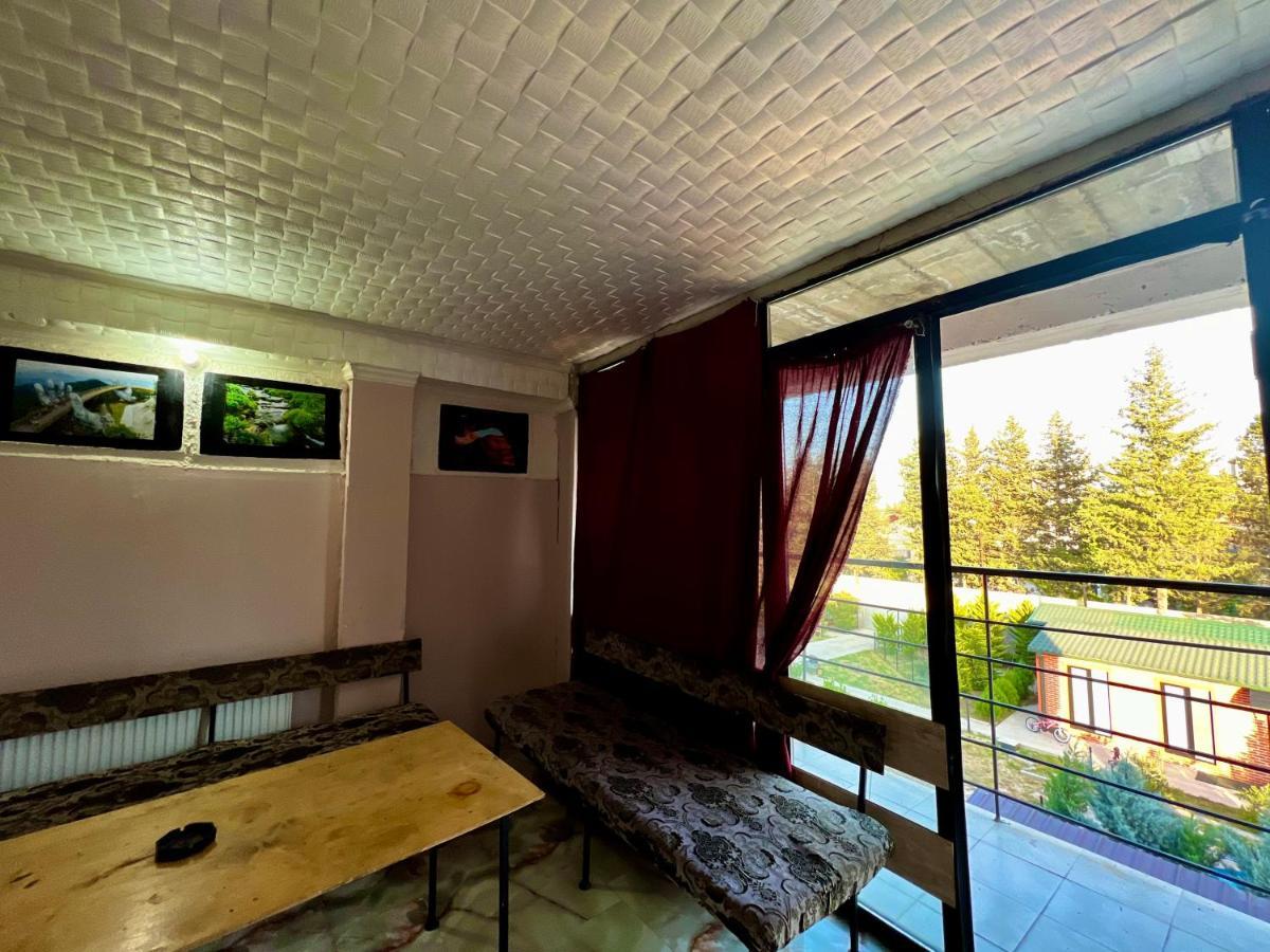 Smile Guesthouse Tbilisi Esterno foto