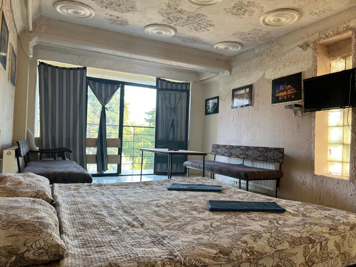 Smile Guesthouse Tbilisi Esterno foto